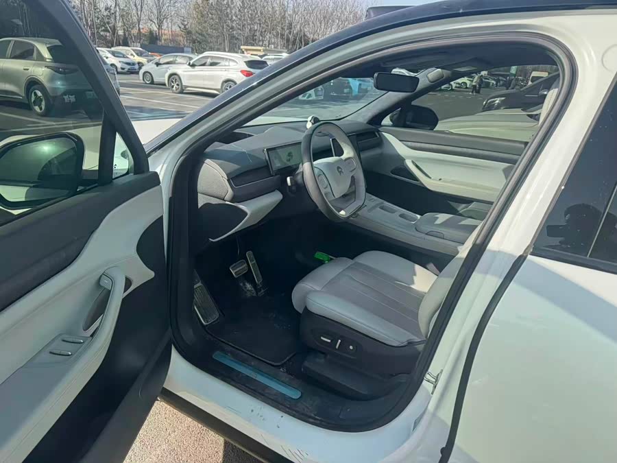 NIO ES8 2024 imagen de coche #9