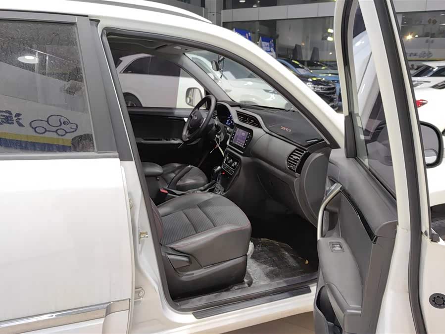 Chery Tiggo 3 2017 immagine di auto #9