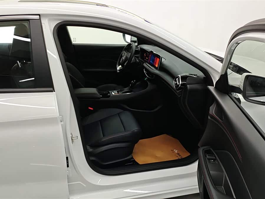 MG 5 2025 car image #9