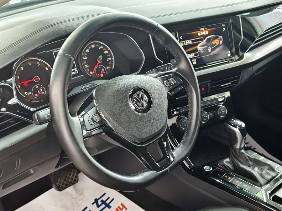 Volkswagen Passat 2019 car image #9