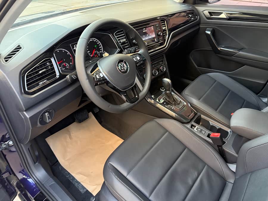 Volkswagen T-Roc 2019 #9 Volkswagen T-Roc 2019 car image #9