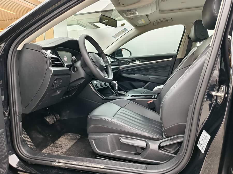 Volkswagen Passat 2023 car image #9