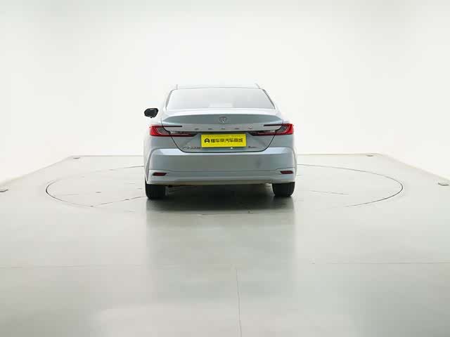 Toyota Camry 2024 immagine di auto #9