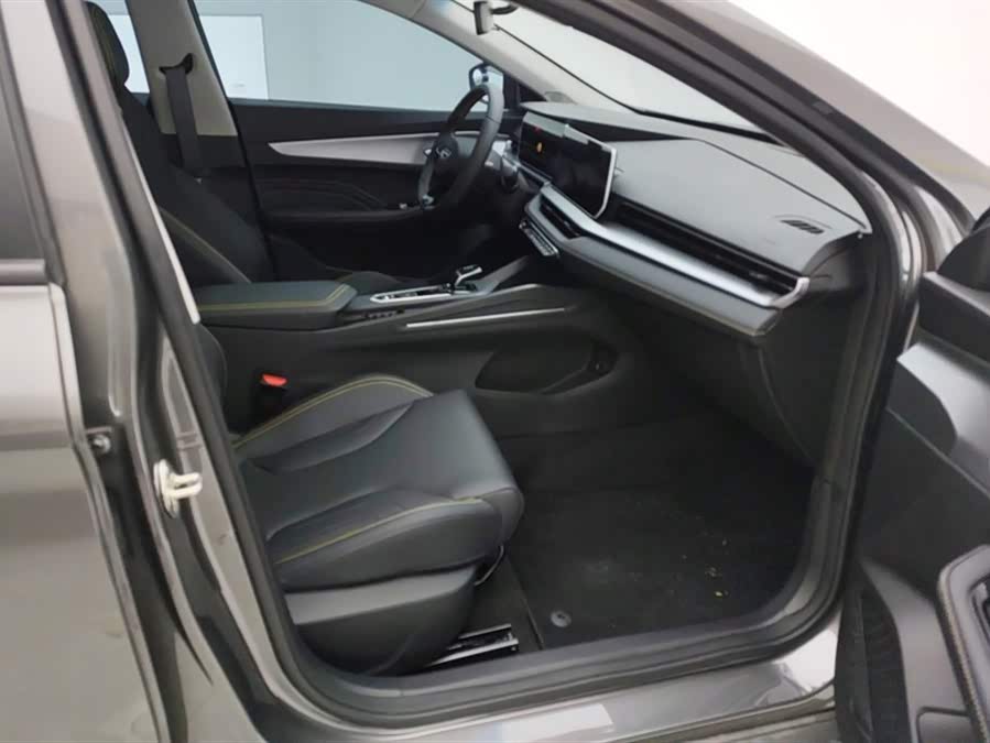 GEELY Binray 2025 car image #9