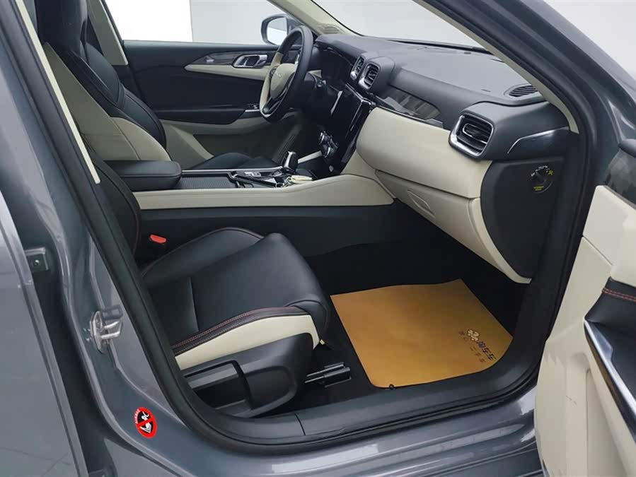 Lynk & Co 02 2019 car image #9