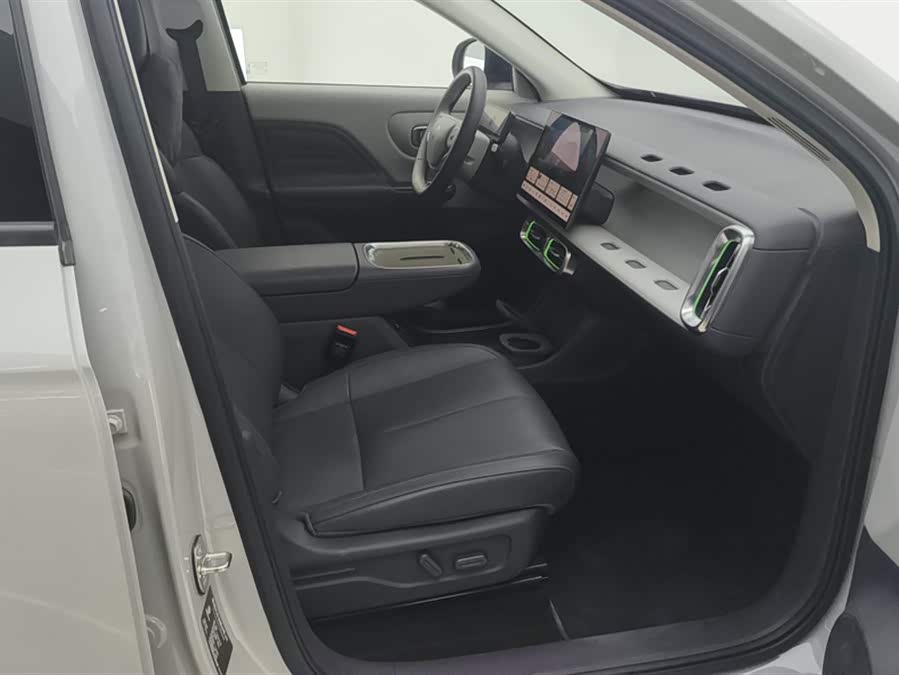 零跑汽车 零跑B10 2025 汽车图片 #9