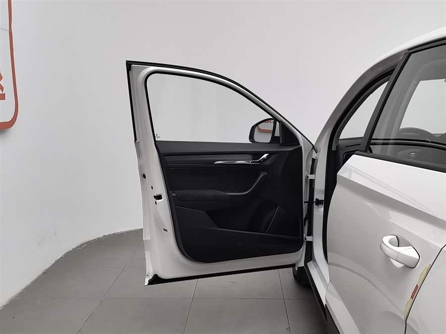 Skoda Kamiq 2020 изображение автомобиля #9