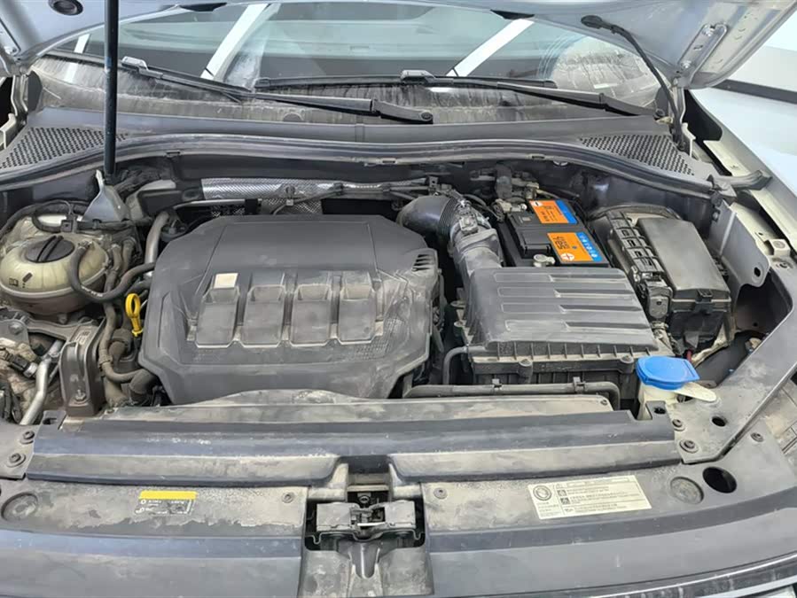 Volkswagen Tiguan L 2020 car image #9