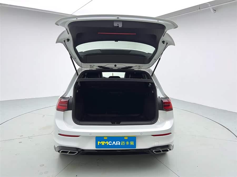 Volkswagen Golf 2021 car image #9