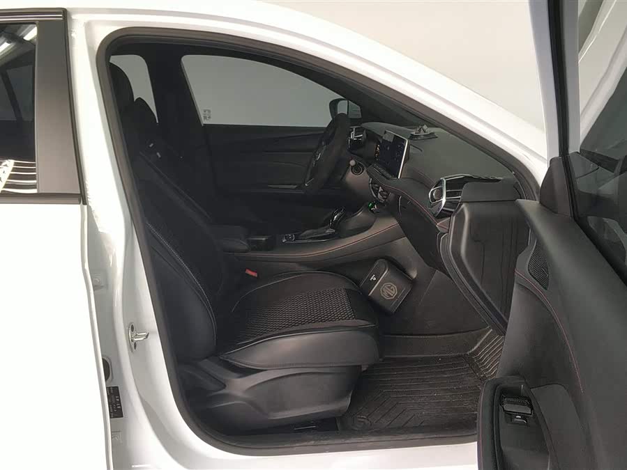 MG 5 2025 car image #9