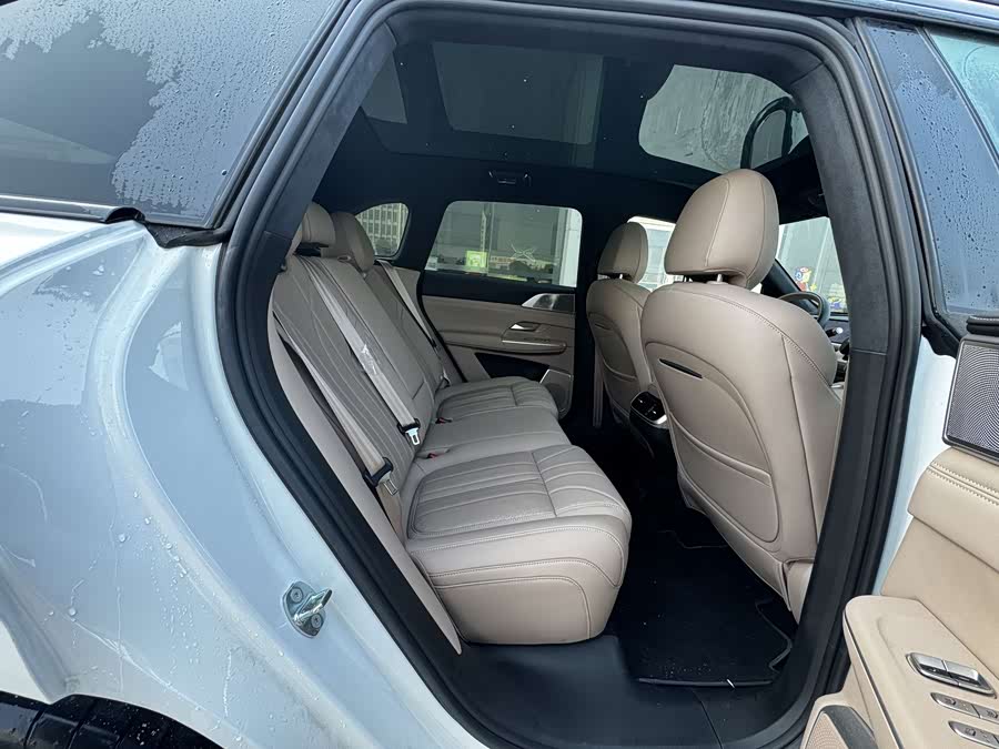 Xpeng G9 2025 car image #9