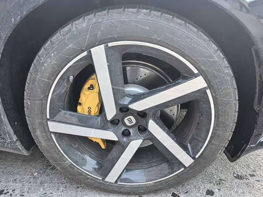 MI YU7 2025 car image #9