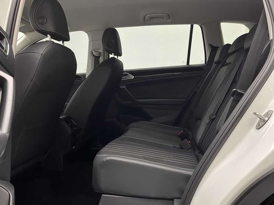 Volkswagen Tiguan L 2022 #9 Volkswagen Tiguan L 2022 car image #9