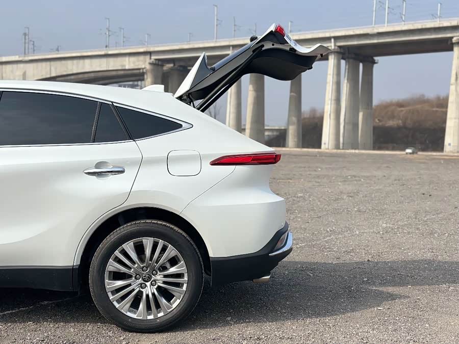 Toyota Harrier 2023 immagine di auto #9