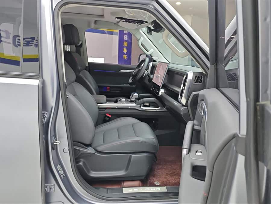 Jetour Traveller 2023 car image #9