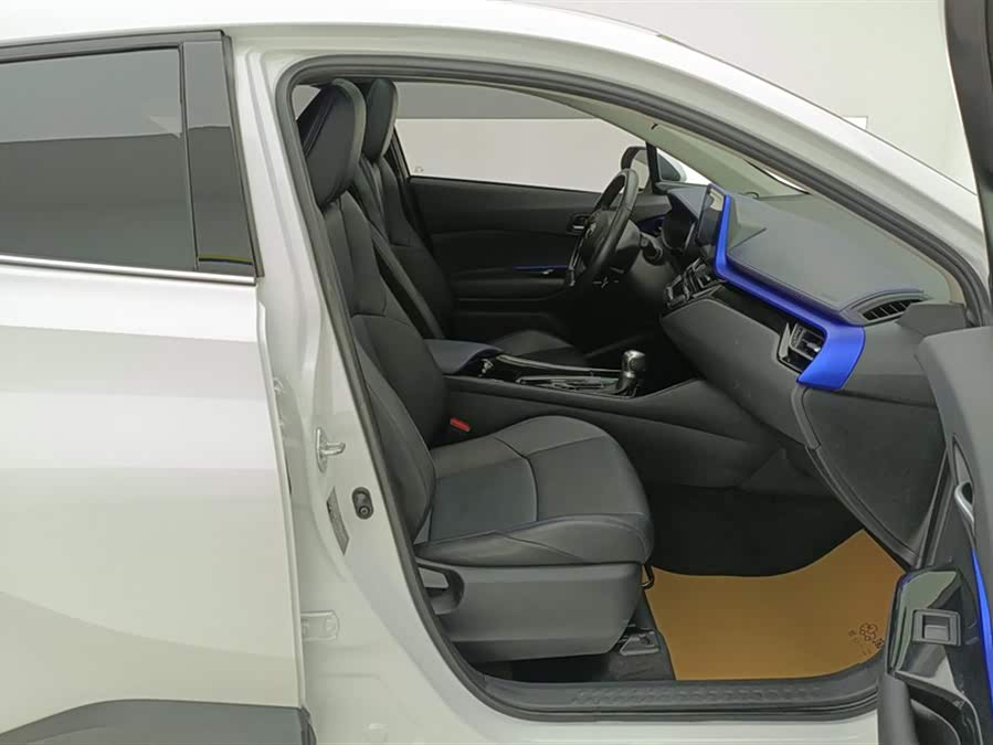 Toyota C-HR 2022 car image #9