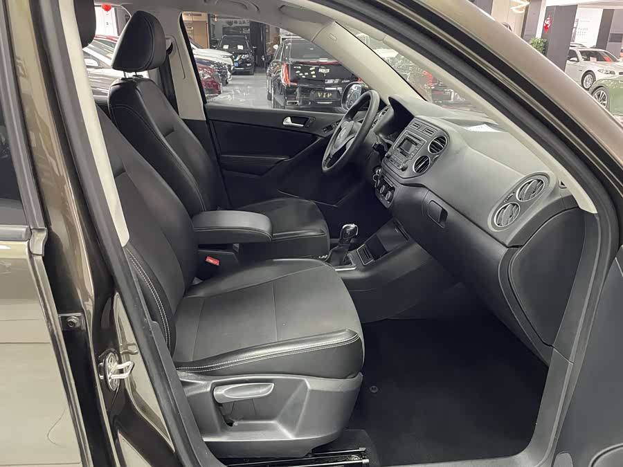 Volkswagen Tiguan 2017 car image #9