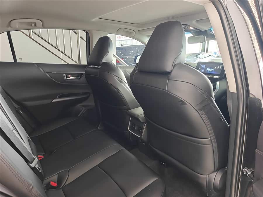 Toyota Harrier 2023 car image #9