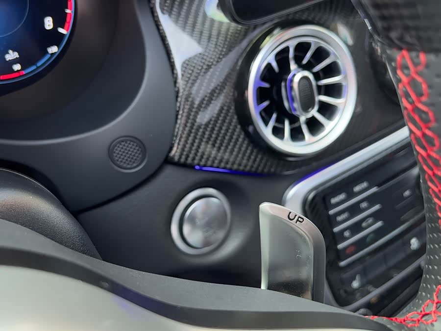 Mercedes-Benz GLA AMG 2016 صورة سيارة #9