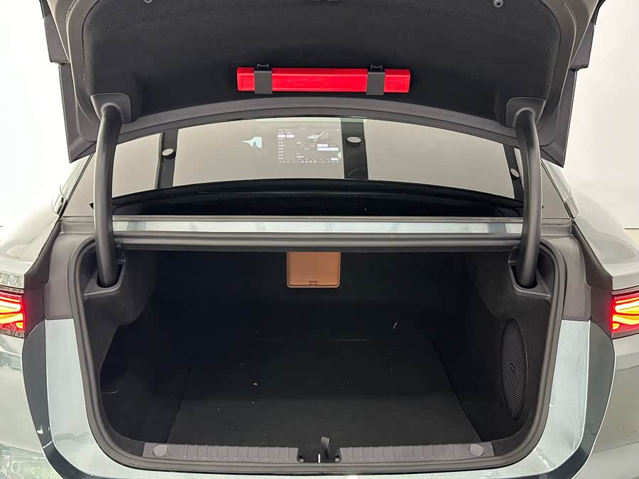 BYD HanL 2025 car image #9