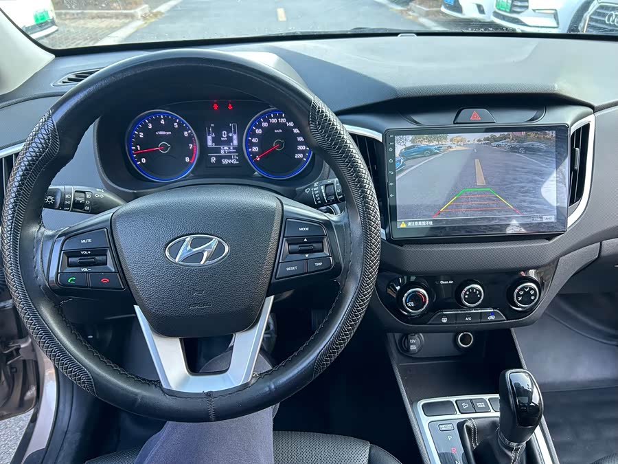 Hyundai ix25 2016 car image #9