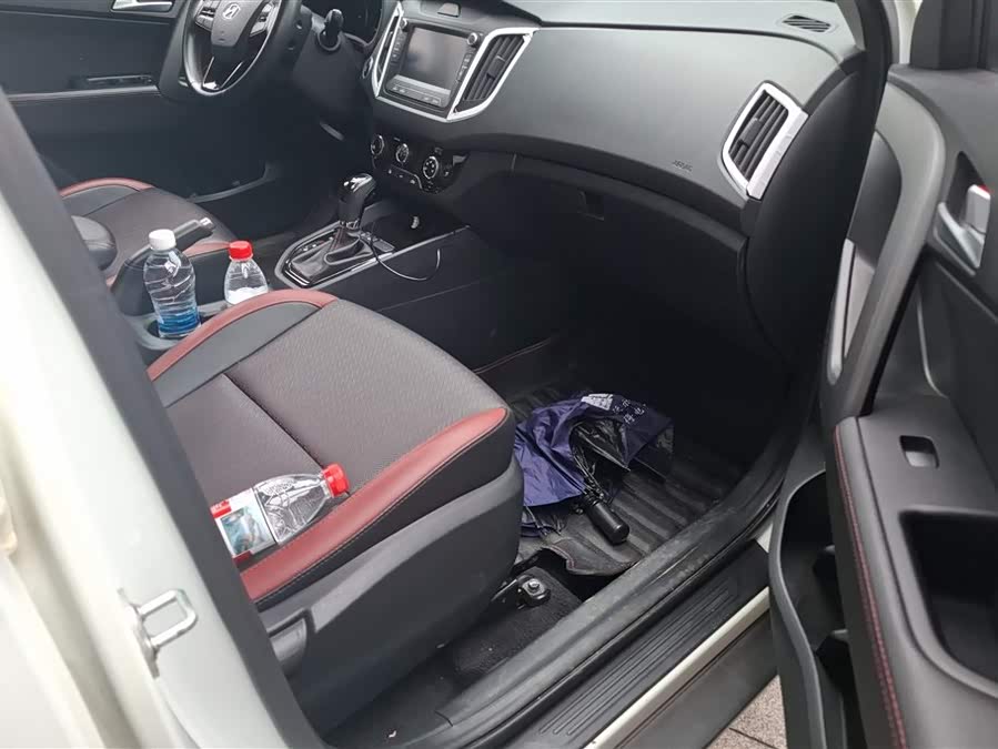 Hyundai ix25 2018 car image #9