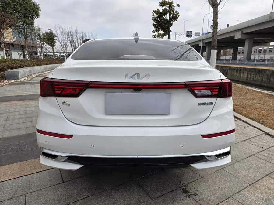 Kia K3 2022 car image #9