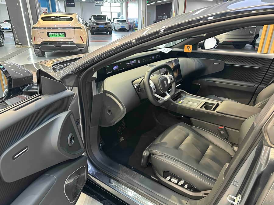 Avatr 12 2024 car image #9