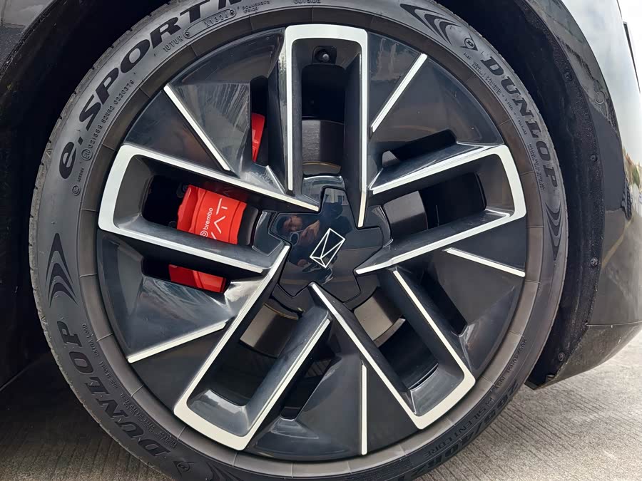 Avatr 12 2024 car image #9