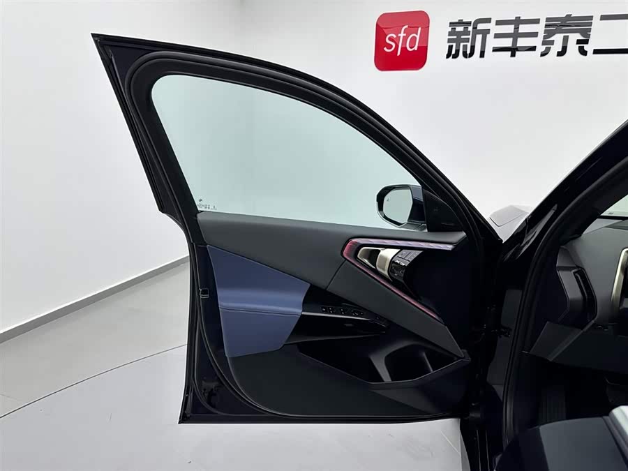 BMW 2 Series 2025 car image #9