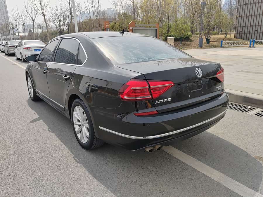 Volkswagen Passat 2018 immagine di auto #9