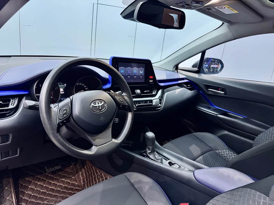 Toyota C-HR 2021 car image #9