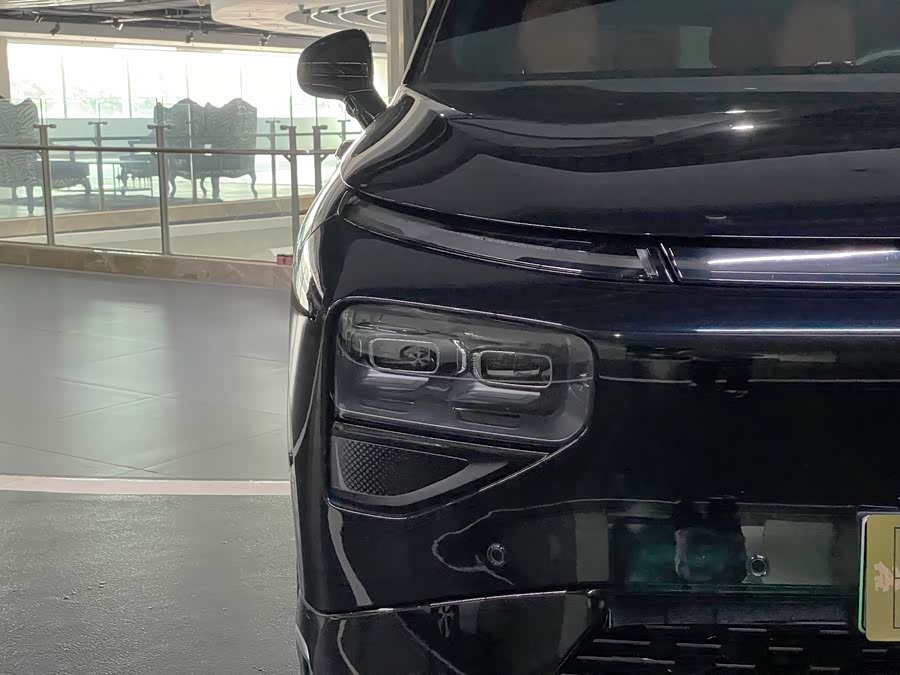 Xpeng G9 2024 car image #9