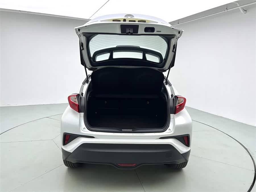 Toyota C-HR 2023 immagine di auto #9