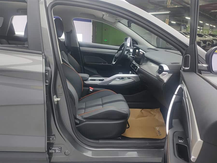 GEELY Coolray 2025 car image #9