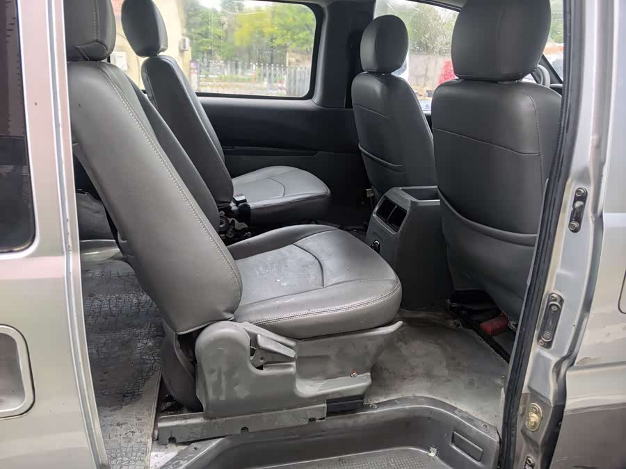 Forthing Lingzhi 2013 car image #9