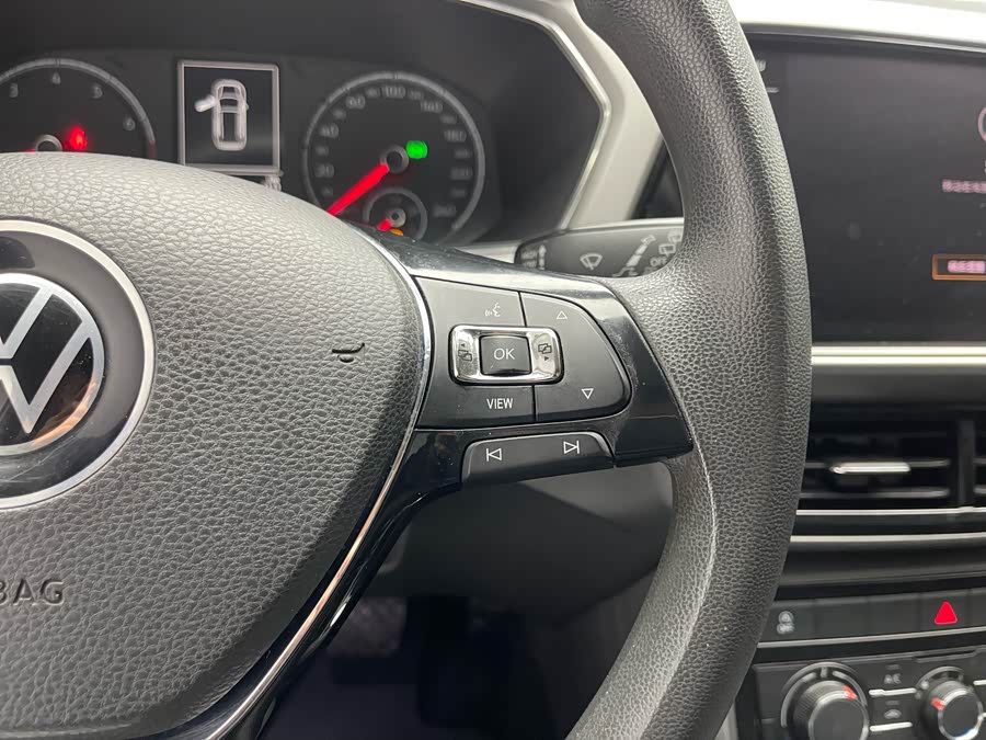 Volkswagen T-Cross 2021 car image #9