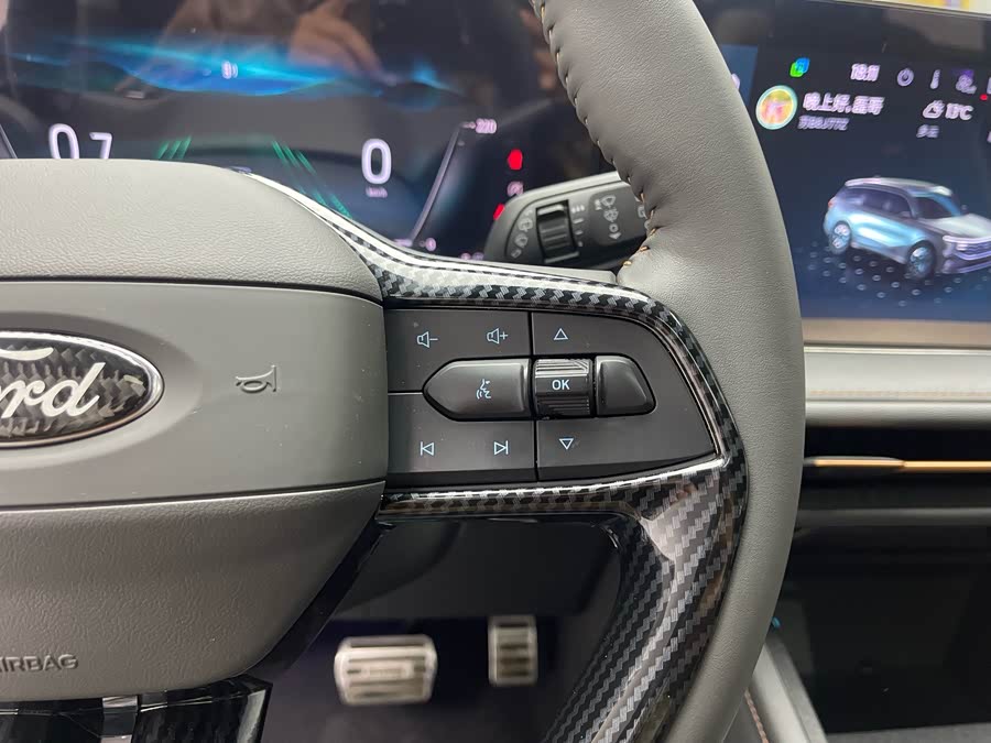 Ford Edge 2023 car image #9