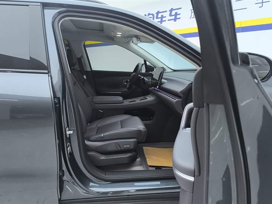 零跑汽车 零跑C16 2025 汽车图片 #9