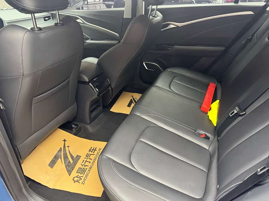 哪吒汽车 哪吒U 2024 汽车图片 #9