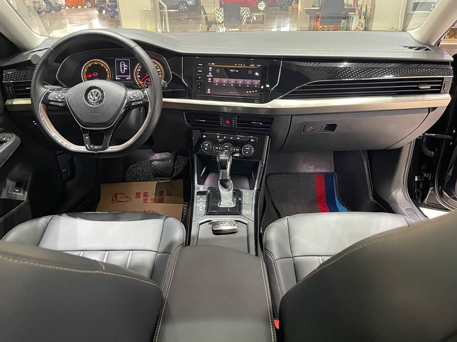 Volkswagen Passat 2020 car image #9