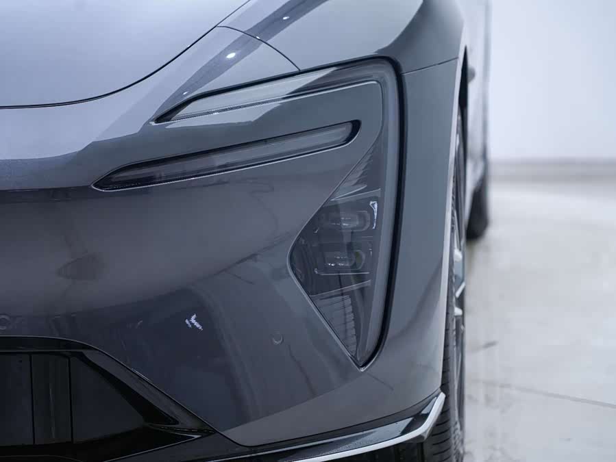 Avatr 06 2025 car image #9