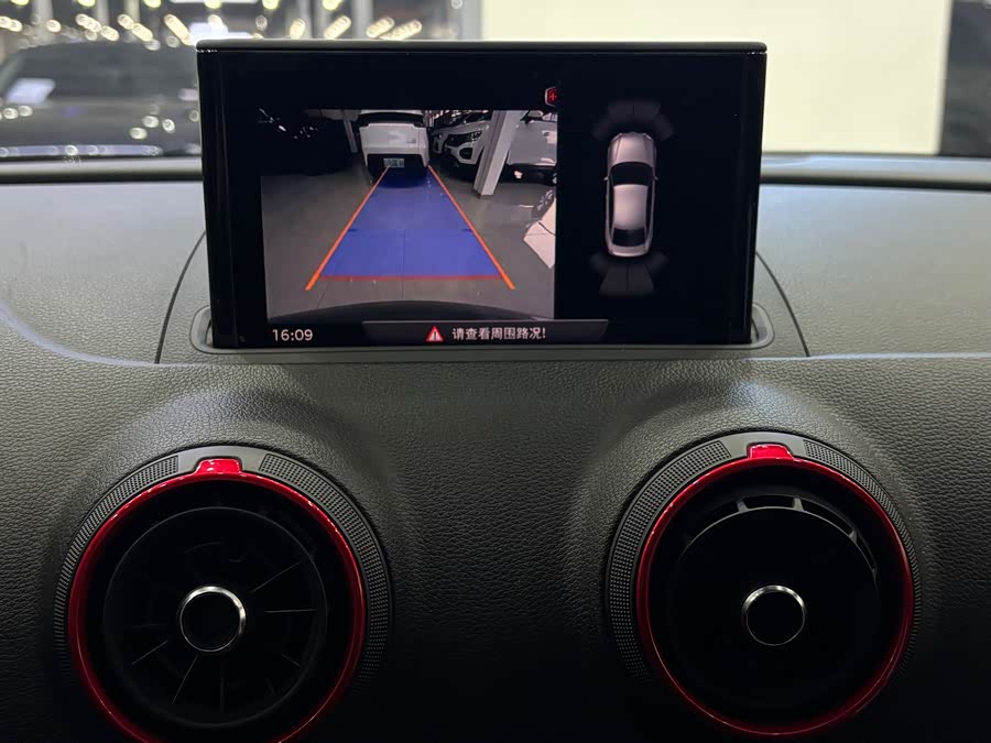 Audi RS 3 2019 imagem de carro #9