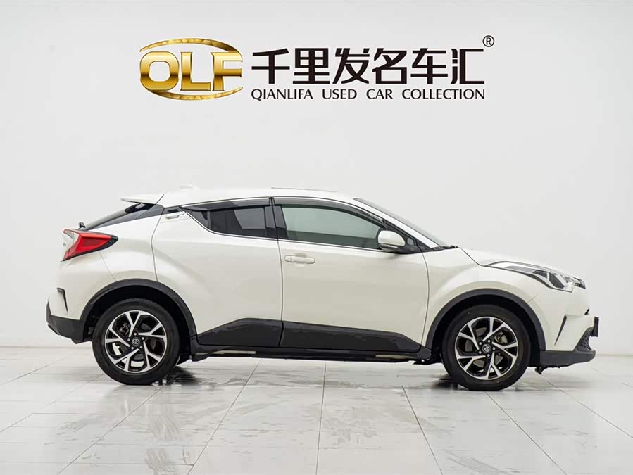 Toyota C-HR 2021 car image #9