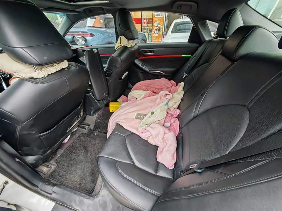 Toyota Avalon 2022 car image #9