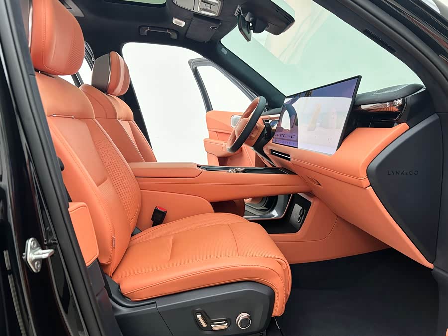 Lynk & Co 900 2025 car image #9