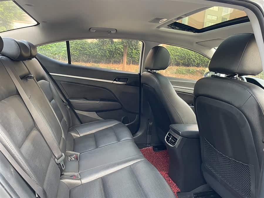 Hyundai Elantra AD 2020 immagine di auto #9