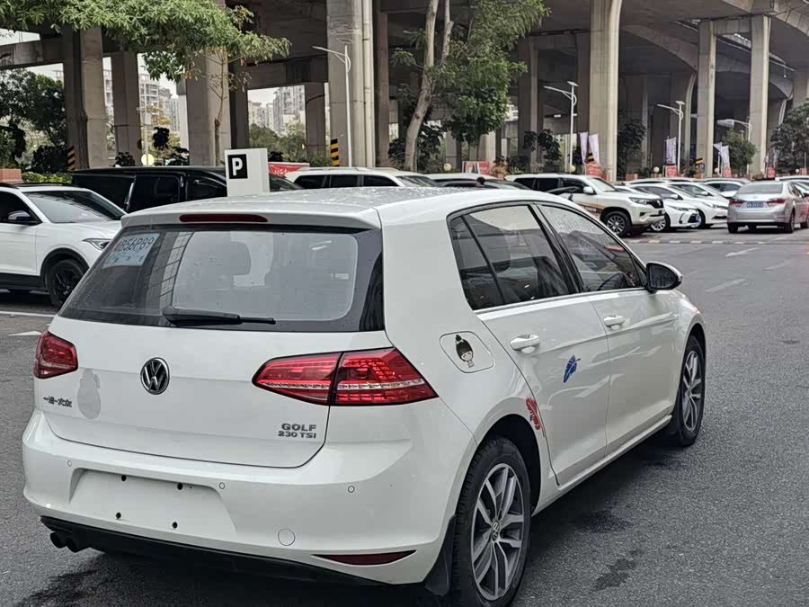 Volkswagen Golf 2016 car image #9