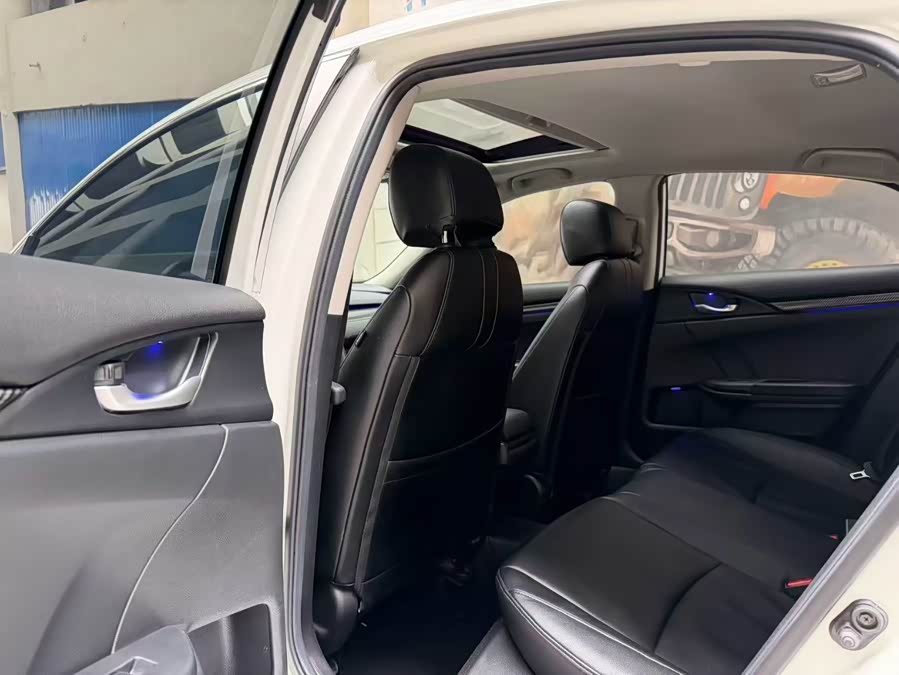 Honda Civic 2021 car image #9