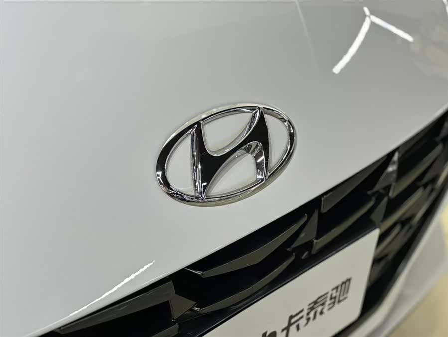 Hyundai Elantra 2021 immagine di auto #9